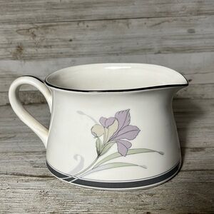Cafe Du Soir
by NORITAKE creamer